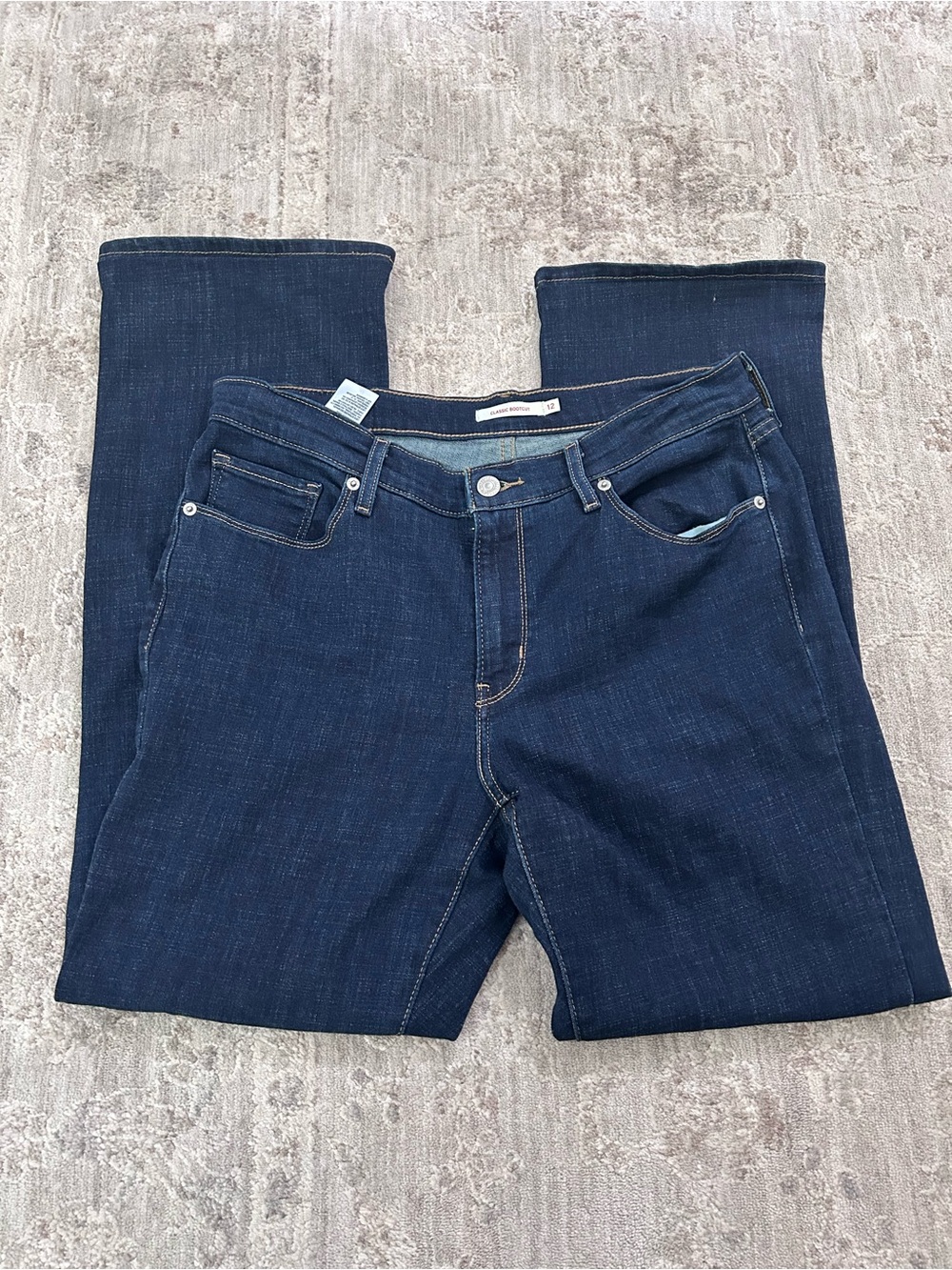 Levi's Women’s Classic Boot Cut Dark Blue Wash Jeans Size 12 31x32 Cowgirl Chic